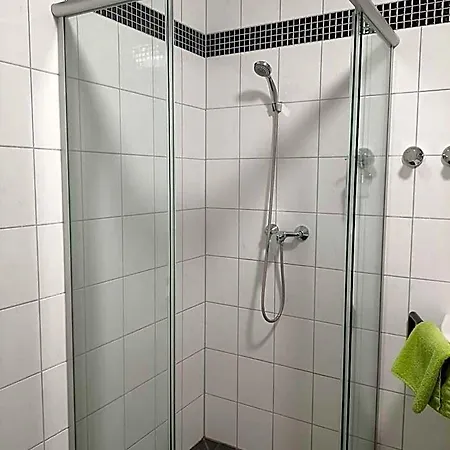 بيت ضيافة Zum Halbmond 3*