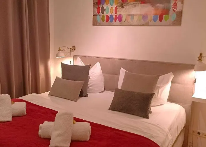 לינה וארוחת בוקר Zum Halbmond שפייר